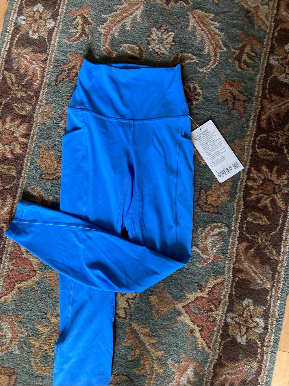 NWT Lululemon align with pockets, size 2